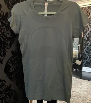 Lululemon swiftly tech shirt thumbnail 1