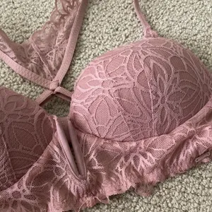 NEW Victoria’s Secret PINK Date Push-Up Lacy Notch Front Bralette Mauve 32C NWOT thumbnail 2