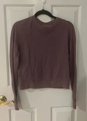 Lululemon Top thumbnail 1