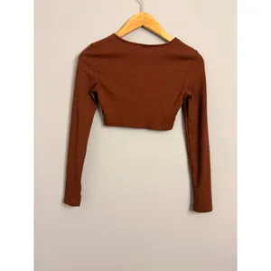 Princess Polly Ribbed Brown Twist Front Long Sleeve Crop Top Size US 2 thumbnail 3