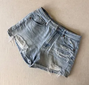 American Eagle Mom Short‎ Light Wash Distressed Rainbow Sunshine Denim Size 2 thumbnail 1