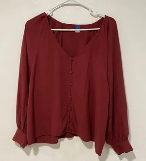 Old Navy Women’s Large Burgundy Button Front Blouse Long Sleeve V-Neck thumbnail 1