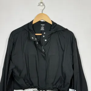Girlfriend Collective Windbreaker Jacket Women XS Black Full Zip Hoodie Crop NWT thumbnail 3