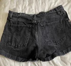 Annie High Rise Black Shorts thumbnail 3