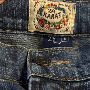 24 Karat Embellished Beaded Embroidered High Waisted Jean Size 6X32 Med Wash thumbnail 7