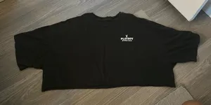 PacSun Cropped playboy tee thumbnail 1