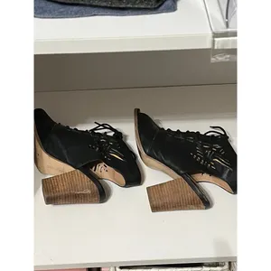 Restricted high heel black cut out shoes size 6.5‎ thumbnail 5