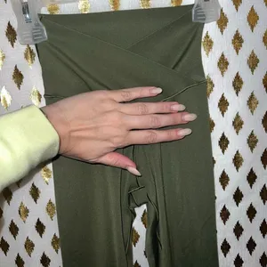Aerie offline real me 7/8 olive green leggings size XXS thumbnail 3