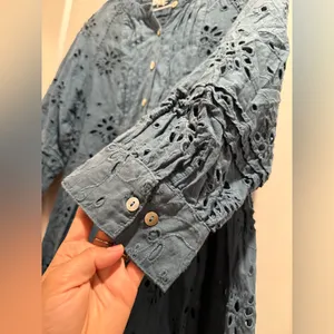 Anthropologie dRA Yara‎ Draped Blue Eyelet Blouse Mini Dress Size Small thumbnail 4
