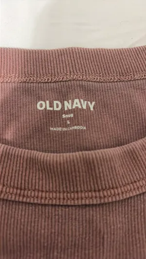 old navy top thumbnail 2