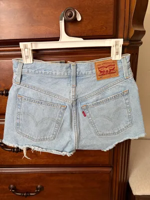 Levi’s 501 ripped denim shorts thumbnail 2