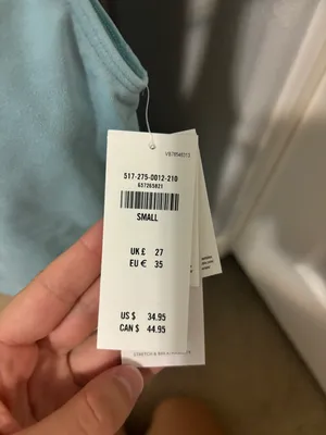 Gilly Hicks Hollister active tank thumbnail 2