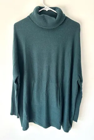 Garnet Hill Forest Green Wool Cashmere Blend Turtle Neck Sweater Front Pockets thumbnail 1