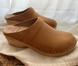 Troentorp Of Sweden• Brown Leather Clogs• Sz 38 thumbnail 1