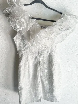 Selfie Leslie Hollyn One-Shoulder Ruffle Mini Dress White Medium NWT Bridal Rush thumbnail 5