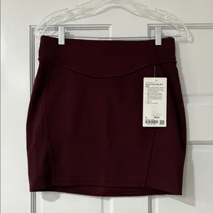 Lululemon Scuba High-Rise Mini Women's Burgundy Skirt size M thumbnail 4