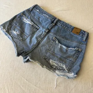 American Eagle Distressed Denim Shorts‎ Womens 6 Blue High Rise Cut Offs thumbnail 3