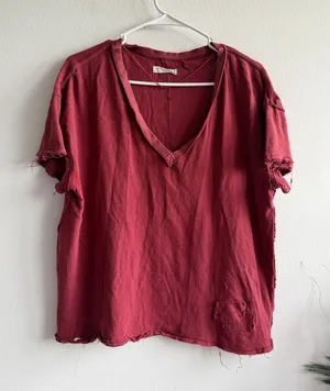 We The Free Free People Womens XS Distressed V-Neck T-Shirt Red Raw Hem Boxy Tee thumbnail 1