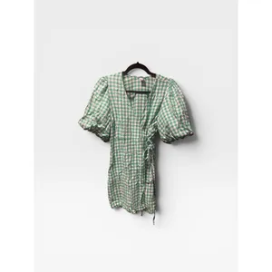 Old Navy Puff-Sleeve Gingham Wrap Mini Dress Green/White Large Petite thumbnail 2