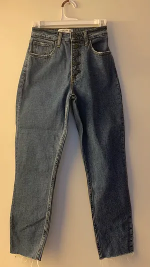 Abercrombie & Fitch "The Mom" high-rise jeans thumbnail 8