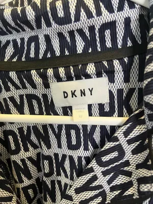 DKNY black & white logo print blouse with repeating DKNY text pattern, size M two piece pj set #designer #workwear. #168 thumbnail 3