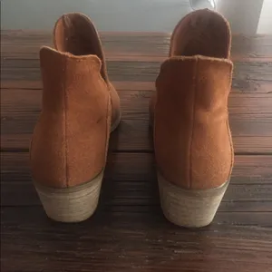 Brown suede booties thumbnail 4
