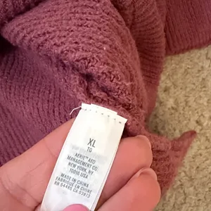 Women’s Aerie XL Oversized Burgundy Crewneck Sweater thumbnail 4