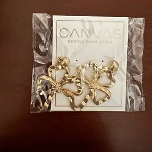 Canvas Lacey Bow Drop Earrings NWT thumbnail 1