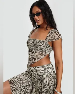 NWT Lioness Women’s District Sheer Asymmetrical Top in Zebra Print Size XL thumbnail 1