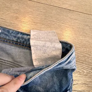 Zara Trafaluc Jeans Denim Makers High Rise‎ Straight 6 or 28 Regular Distressed thumbnail 6