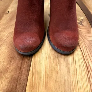 Clarks Women's Pause Camelia Boot Size 8M Block Heel Chelsea Red Suede Pull On thumbnail 3