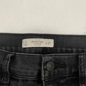 Abercrombie & Fitch Black Denim Cuffed Jean Shorts Size 4 / 27 thumbnail 3
