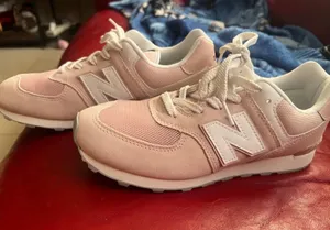 New Balance Women’s Sneakers Baby Pink Size 7 thumbnail 1