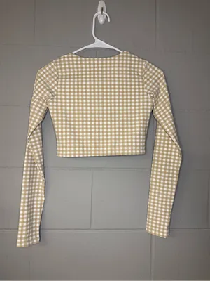 Astoria Activewear LUXE BALANCE Staple Sleeved Crop in Beige Gingham Size Small thumbnail 7