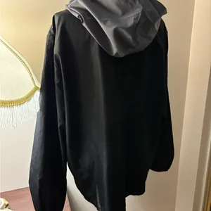 Victoria’s Secret Pink Gray and Black Hooded Windbreaker Size M/L thumbnail 11