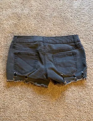 Hot Topic Grey Distressed Skull Shorts thumbnail 3