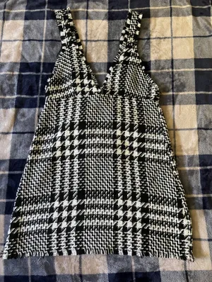 Zara Short pinafore-style dress black and white houndstooth thumbnail 1