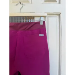 FIGS Women Dark Magenta‎ Zamora Scrub Jogger Pants PO 2191 Size XXS thumbnail 3