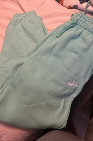 Nike Joggers thumbnail 1