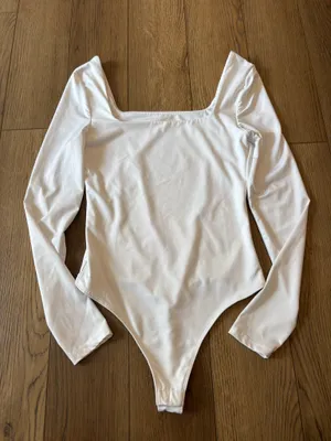 Long sleeve white bodysuit Size M thumbnail 1