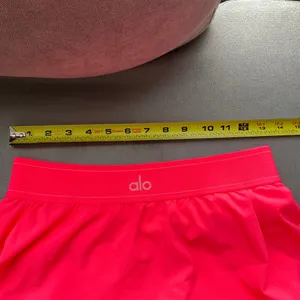 Alo Yoga Match Point Tennis Skirt Fluorescent Pink Coral M thumbnail 3