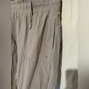 Balance athletica joggers thumbnail 2