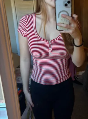 Edikted Kady Stripped Henley T-Shirt thumbnail 3