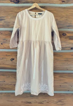 Roolee Cream/Tan Dress size Medium thumbnail 1