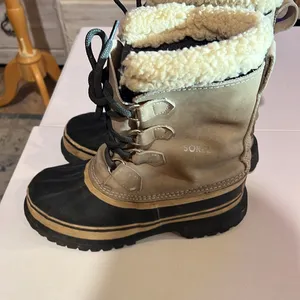 Sorel winter boots wool lining women’s size 6 thumbnail 2