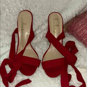 Lulu's Red Heeled Sandals with Knotted Design thumbnail 2