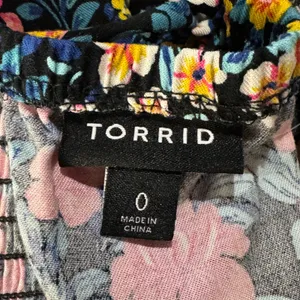 Torrid SZ 0 (Large) Challis Lace-Up Back Corset Top Floral Strapless Smocked New thumbnail 9