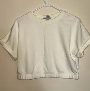 Forever 21 Women’s Cropped Top Size L Casual Fitted Short Sleeve Basic Tee thumbnail 1