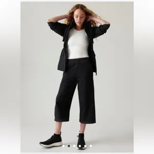 Athleta New Triumph Hybrid‎ Wide Crop Large thumbnail 2