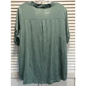 Per Seption Olive Green Blouse Size 2XL Button Up Front Pockets NWT Short Tab Sl thumbnail 5